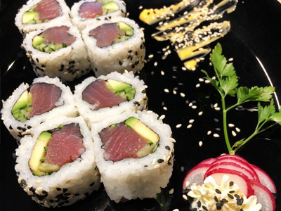 uramaki_tuna_avocado_menu_giapponese.jpg